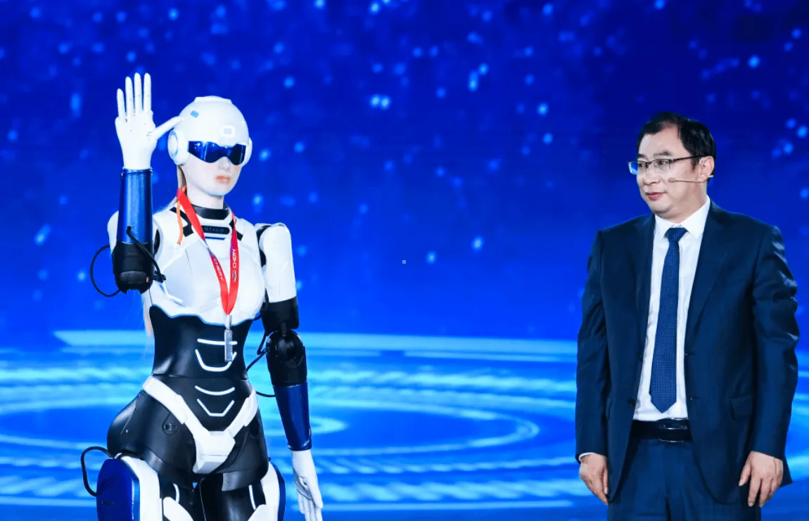 墨甲机器人亮相奇瑞海外经销商大会